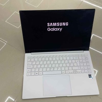 Samsung Galaxy Book2 Pro Laptop Intel Core Evo